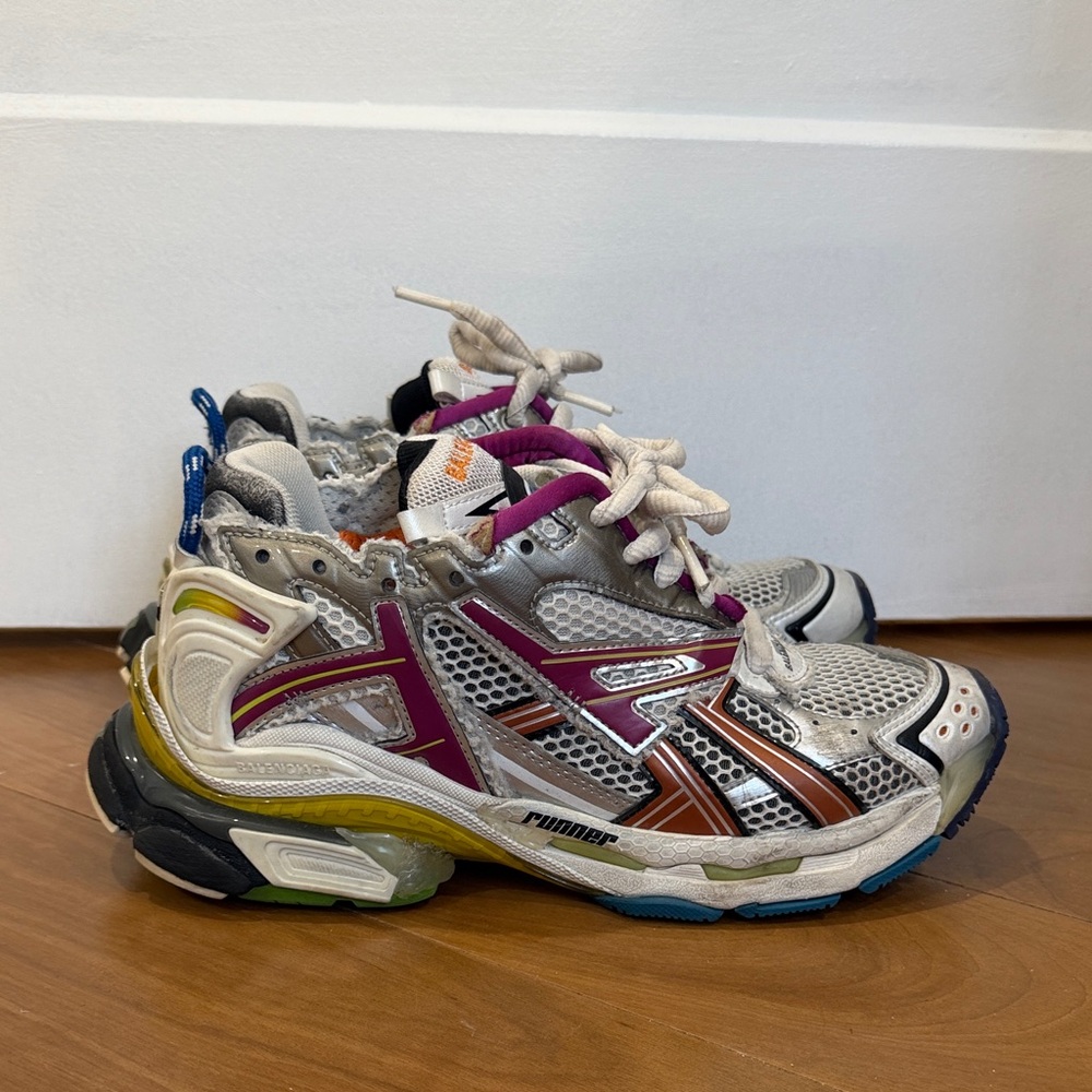 Balenciaga womens trainers — supposed to look used , authentic!